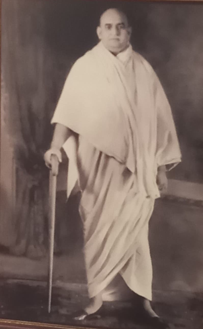 /img/amara/tapasvimaharaj.jpeg